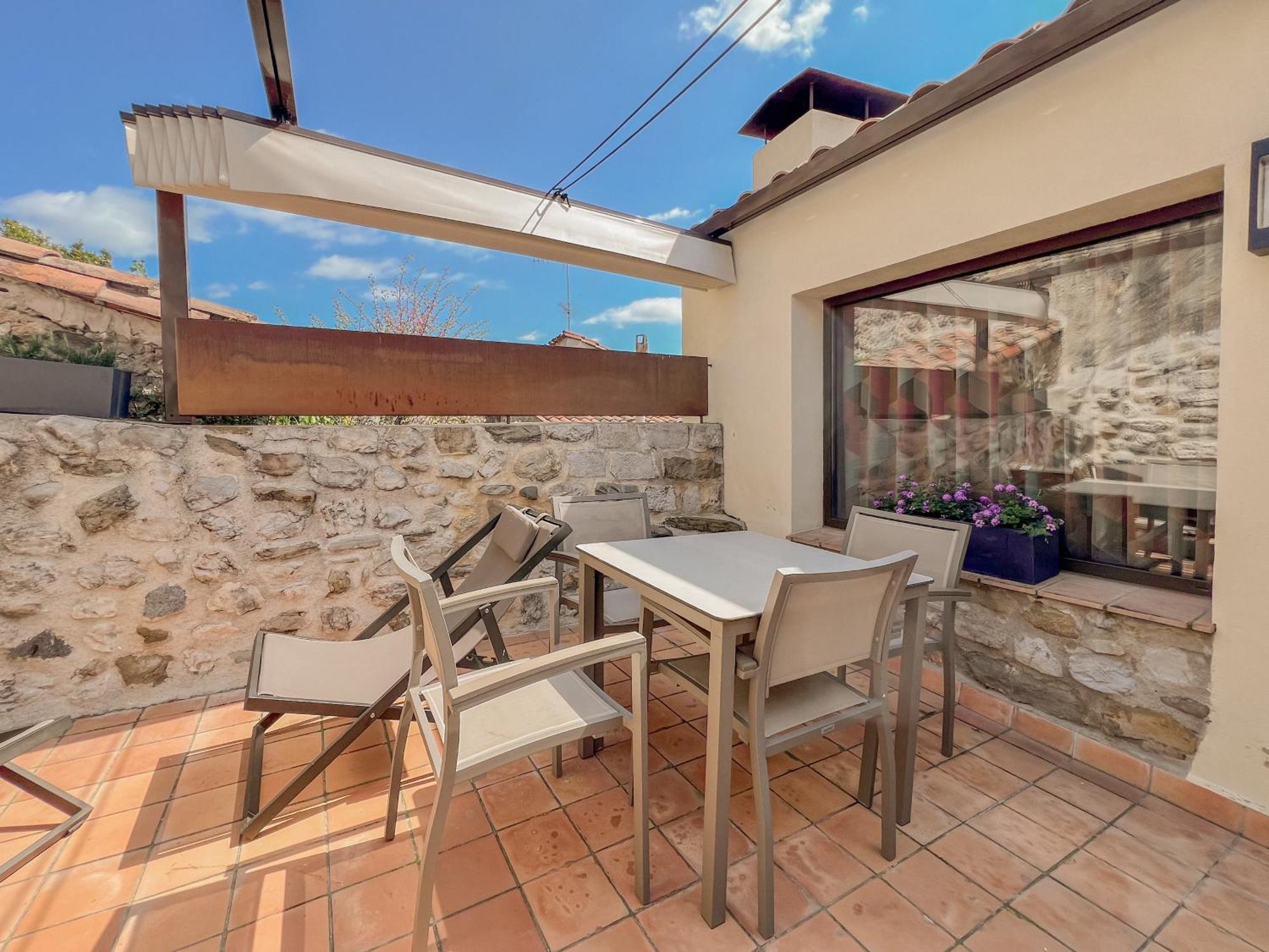 Can Bona Casa Espectacular Duplex Con Terraza Besalú Екстериор снимка